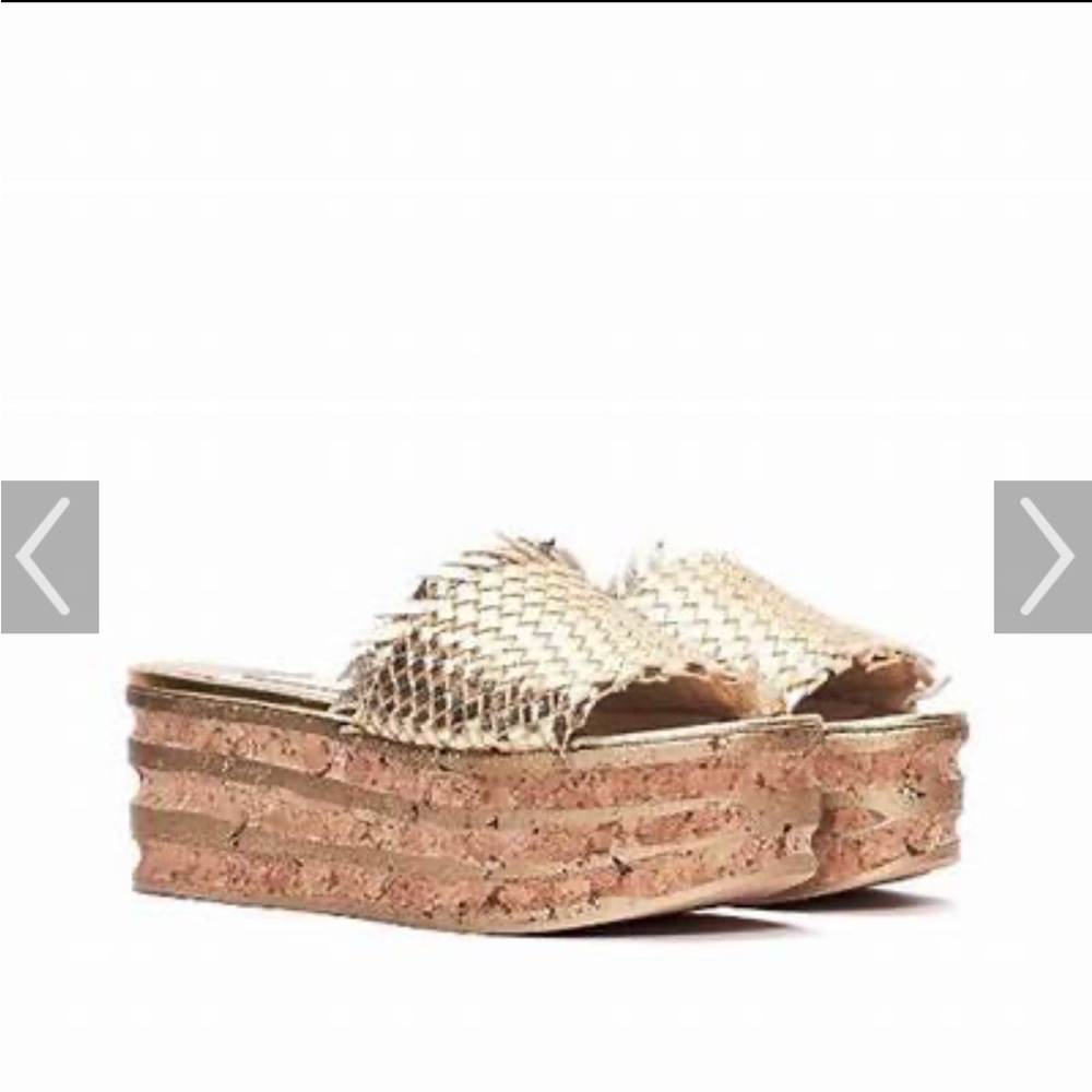 Paloma Barcelo Cupresso gold sandal